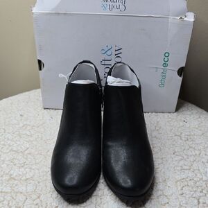 NIB Croft & Barrow Rozzalyn Women's Heeled Boots Sz 10